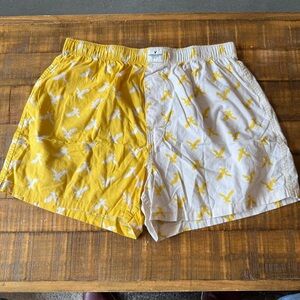 A&E Men's Two-Tone Yellow Bird Print Boxers